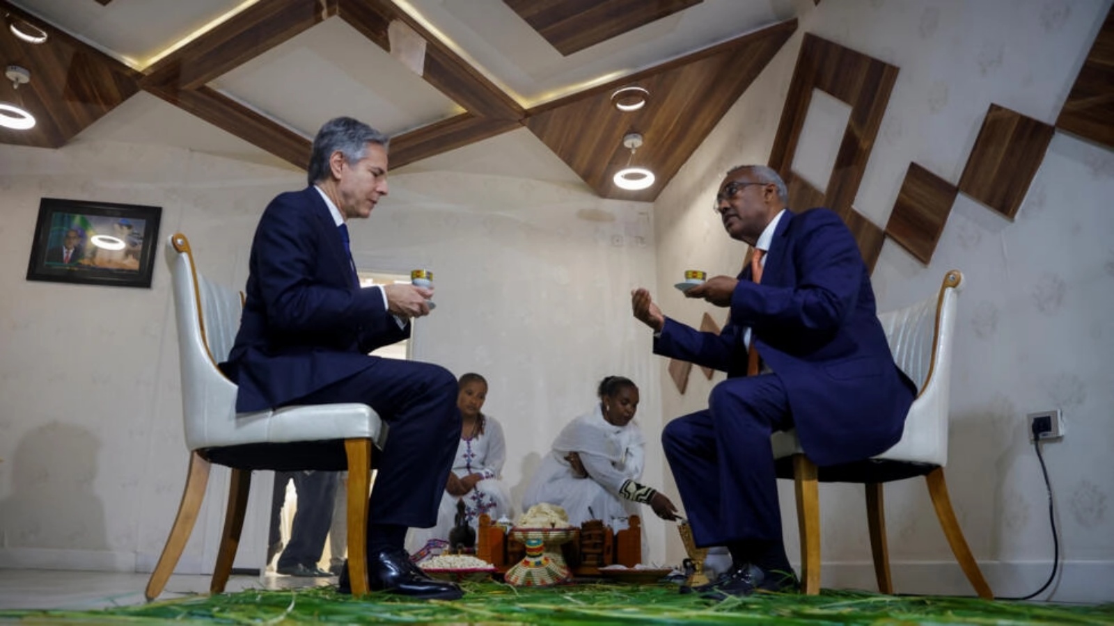 وزير الخارجية الأميركي أنتوني بلينكين يلتقي بنائب رئيس الوزراء الإثيوبي ووزير الخارجية ديميكي ميكونين في أديس أبابا