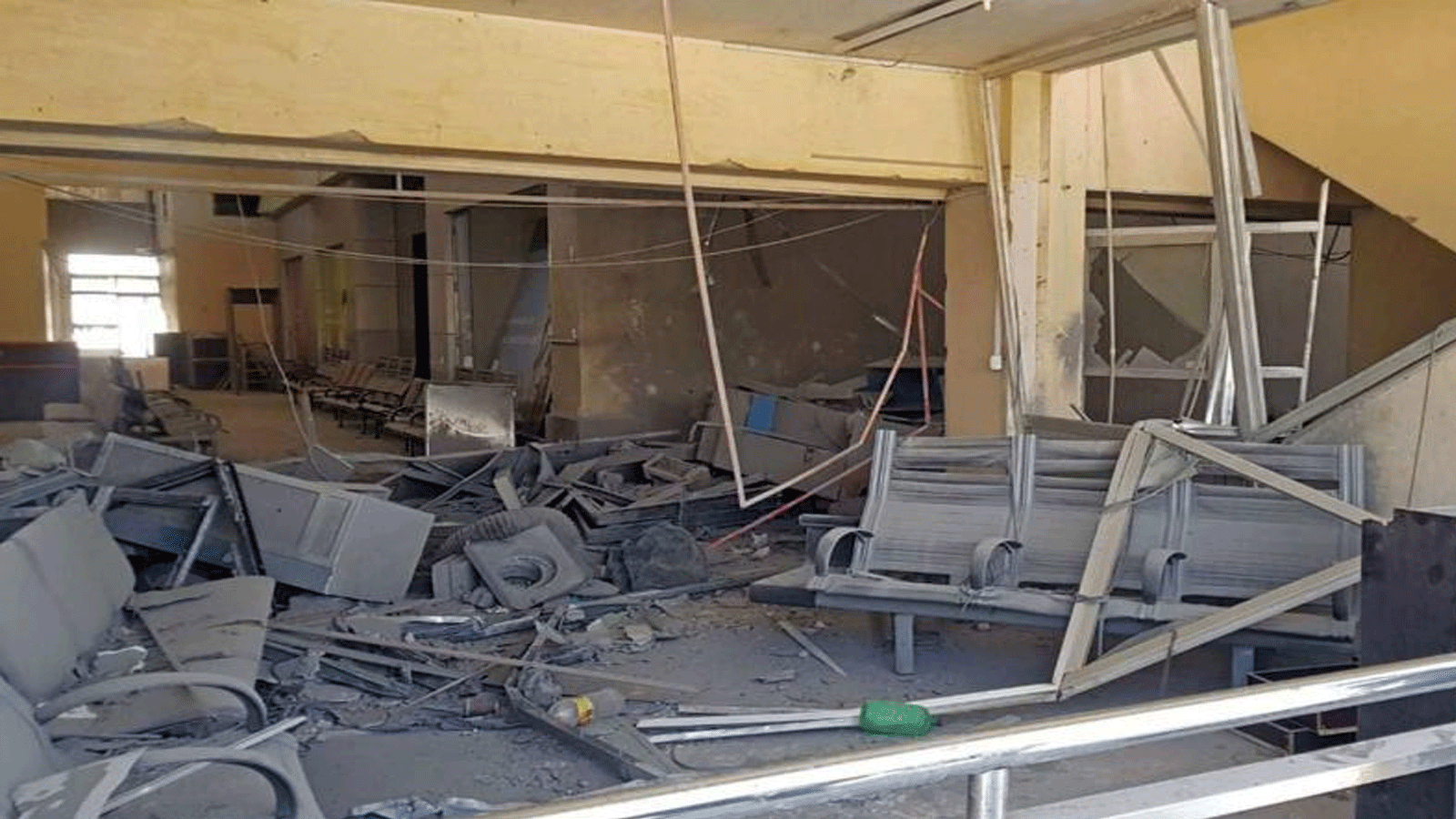 صورة أرشيفية التُقِطَت في يونيو \ حزيران 2023 تُظهرالأضرار التي لحقت بمطار دمشق الدولي في أعقاب غارة إسرائيلية.