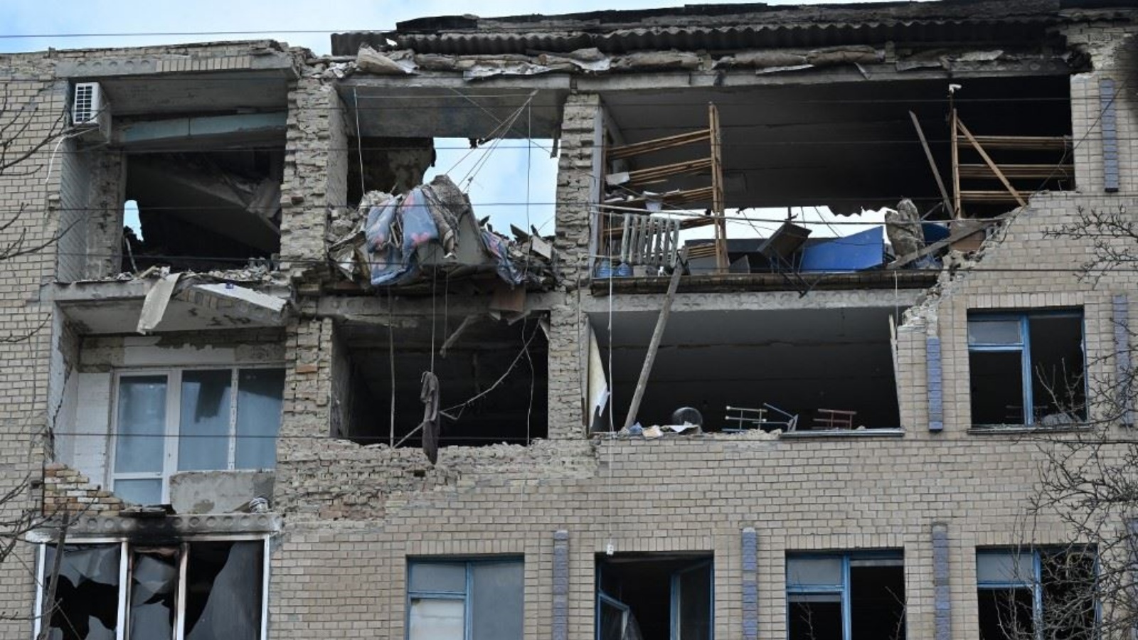 مقتل خمسة أشخاص في ضربة روسية على مدينة في شرق أوكرانيا