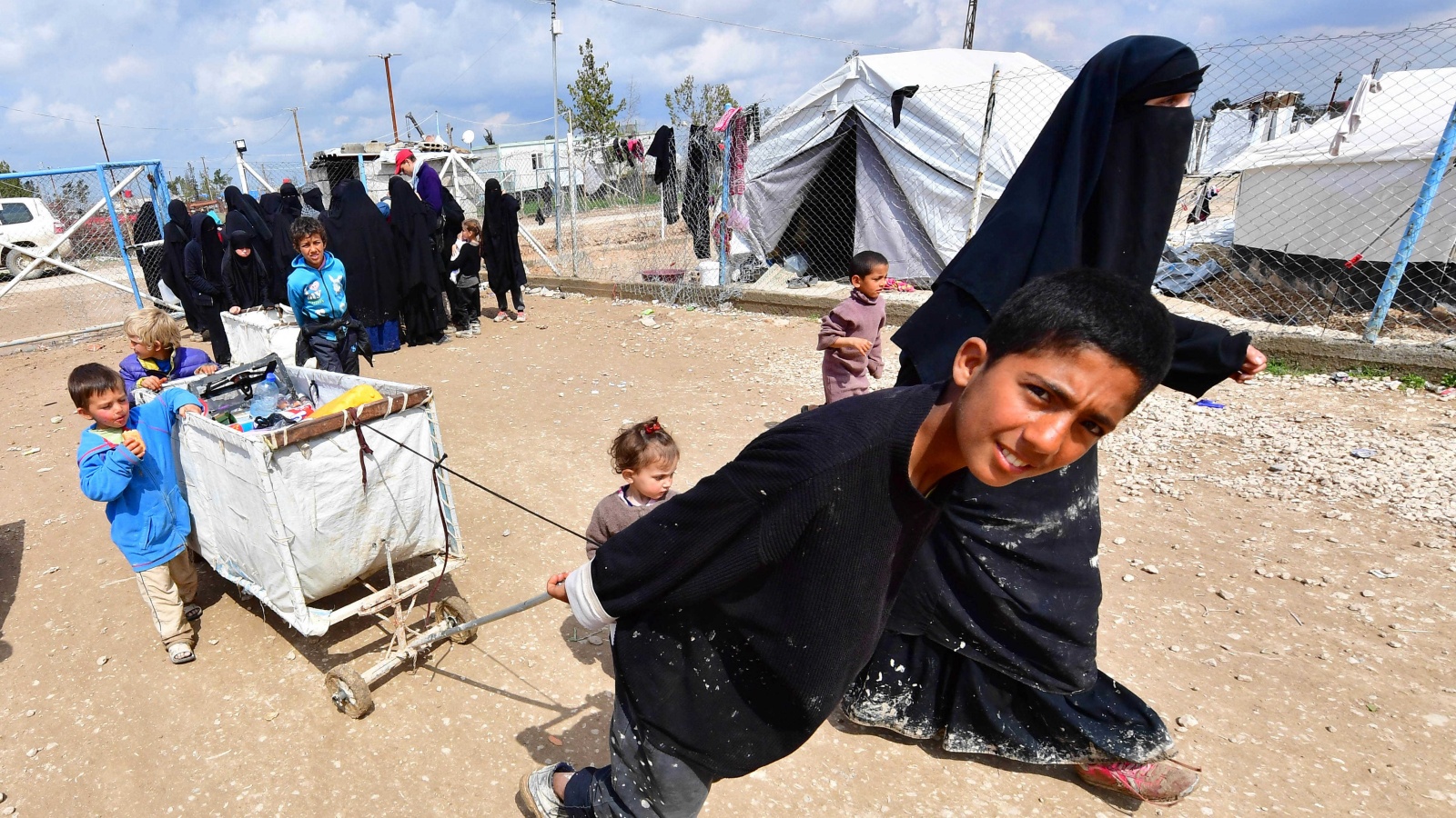 حوالى 27 ألف طفل يقبعون في مخيم الهول بشمال شرق سوريا