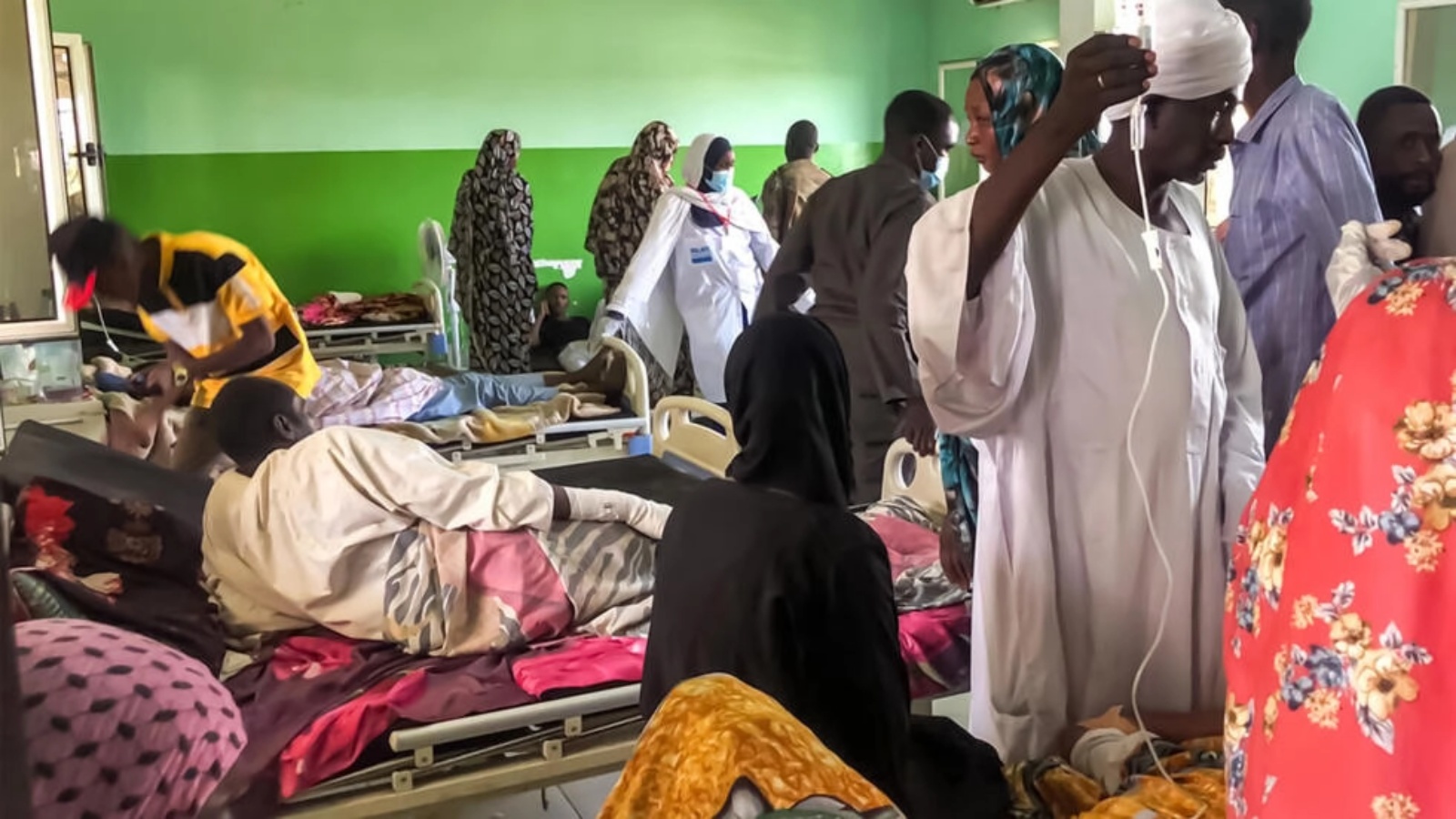 صورة وزعتها منظمة اطباء بلا حدود لمستشفى مكتظ في الفاشر في شمال دارفور في السودان في 19 من ابريل 