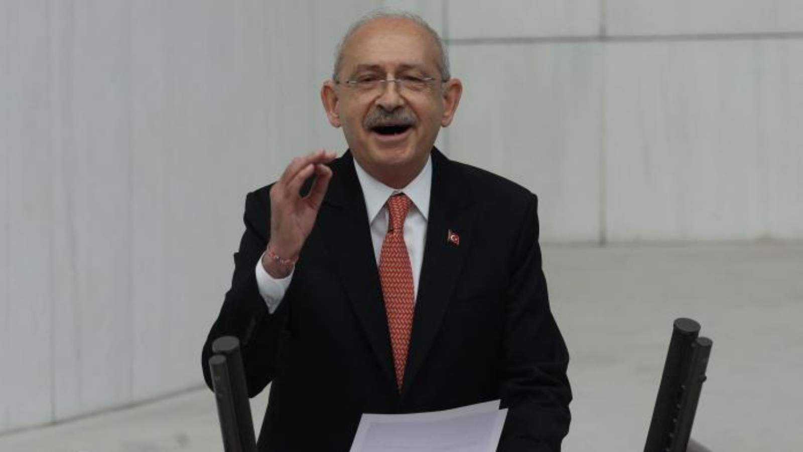 كمال كيليتشدار أوغلو التركي، زعيم حزب الشعب الجمهوري في البرلمان، في أنقرة، 23 أبريل 2023
