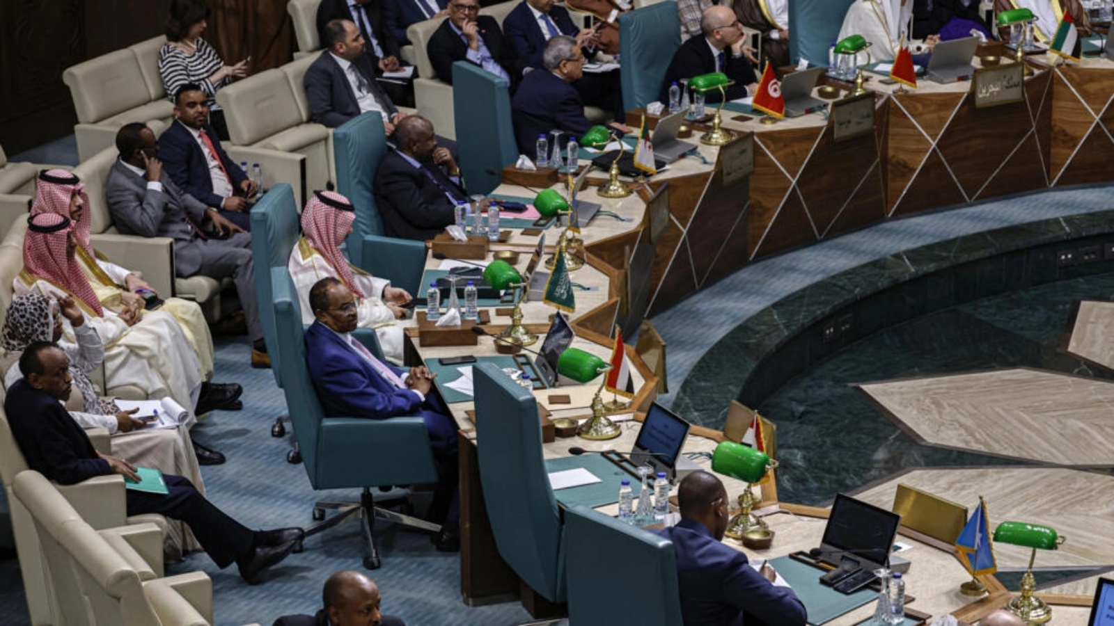 مقعد سوريا الفارغ خلال اجتماع طارئ لوزراء خارجية الجامعة العربية في القاهرة في 7 مايو 2023