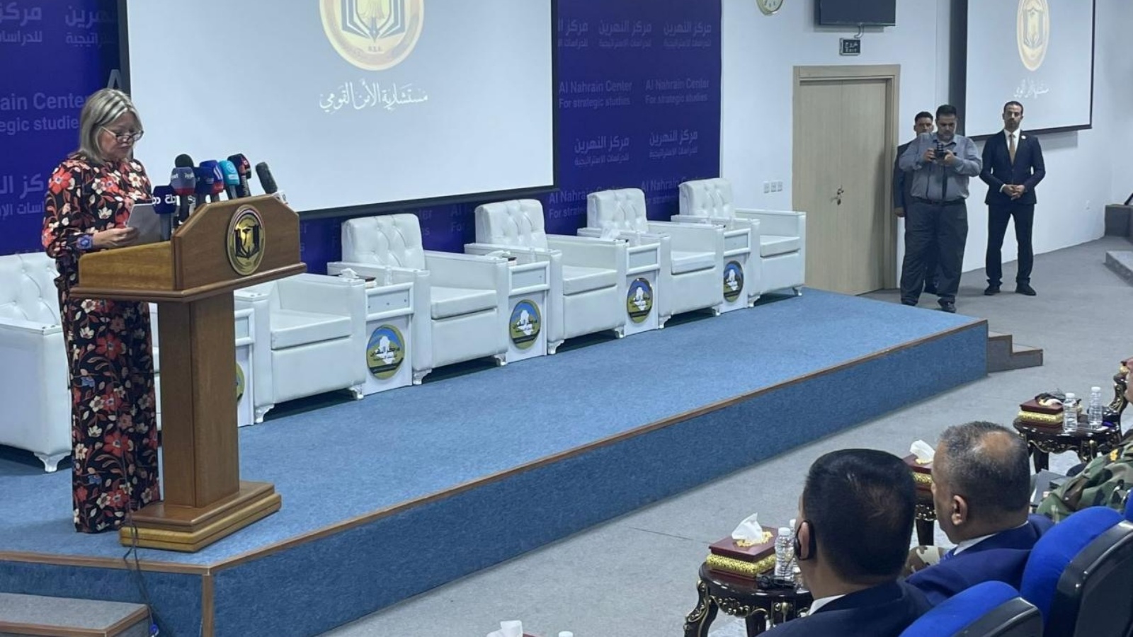 رئيسة بعثة الأمم المتحدة في العراق جينين بلاسخارت متحدثة الاثنين 12 يونيو 2023 خلال الاجتماع الدولي في بغداد حول مخيم الهول السوري لعائلات داعش قرب الحدود العراقية (الامم المتحدة)