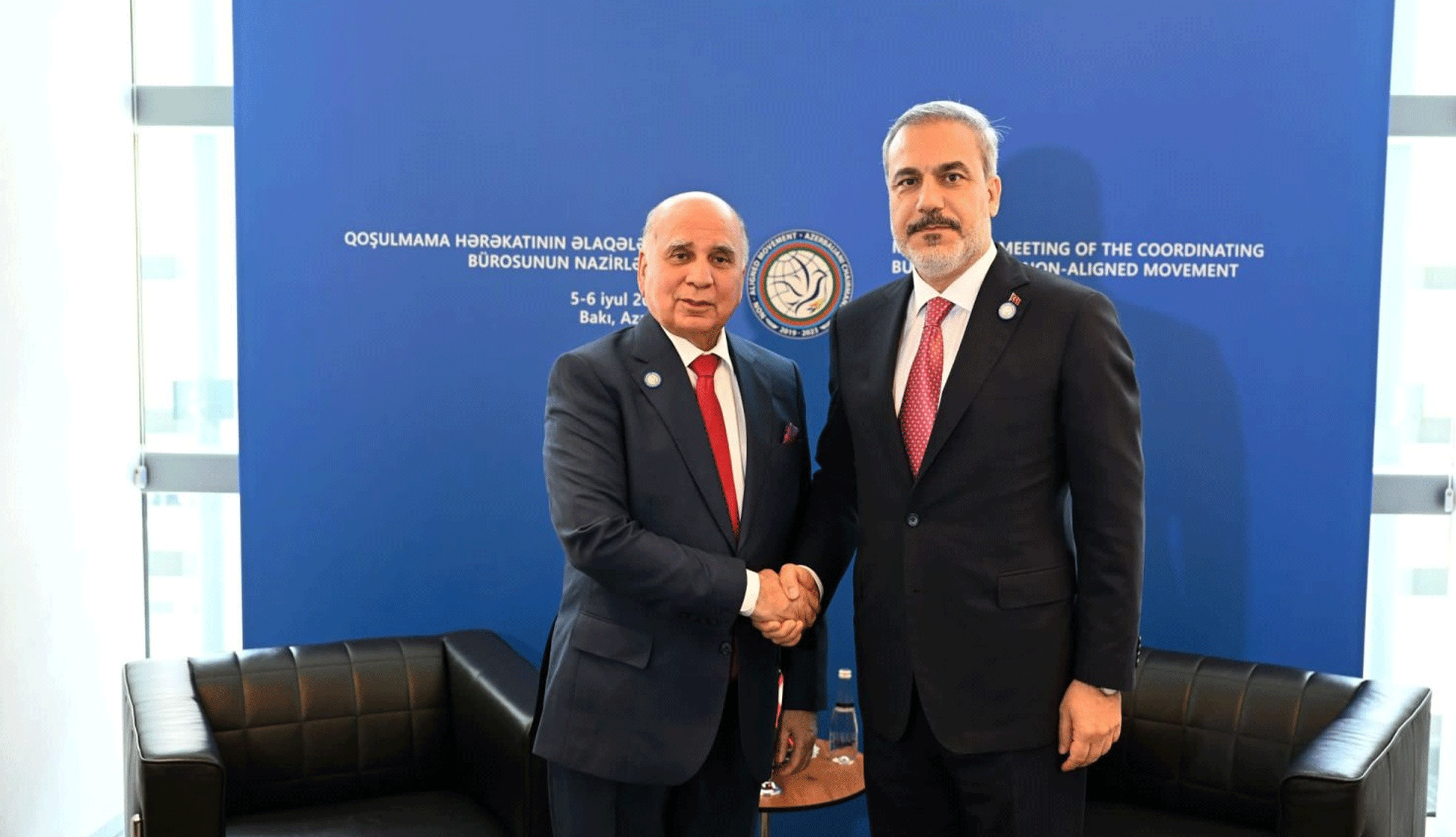 وزير الخارجية العراقي فؤاد حسين ملتقيا في باكو الخميس 6 تموز\يوليو 2023 مع نظيره التركي هاكان فيدان (مكتبه)