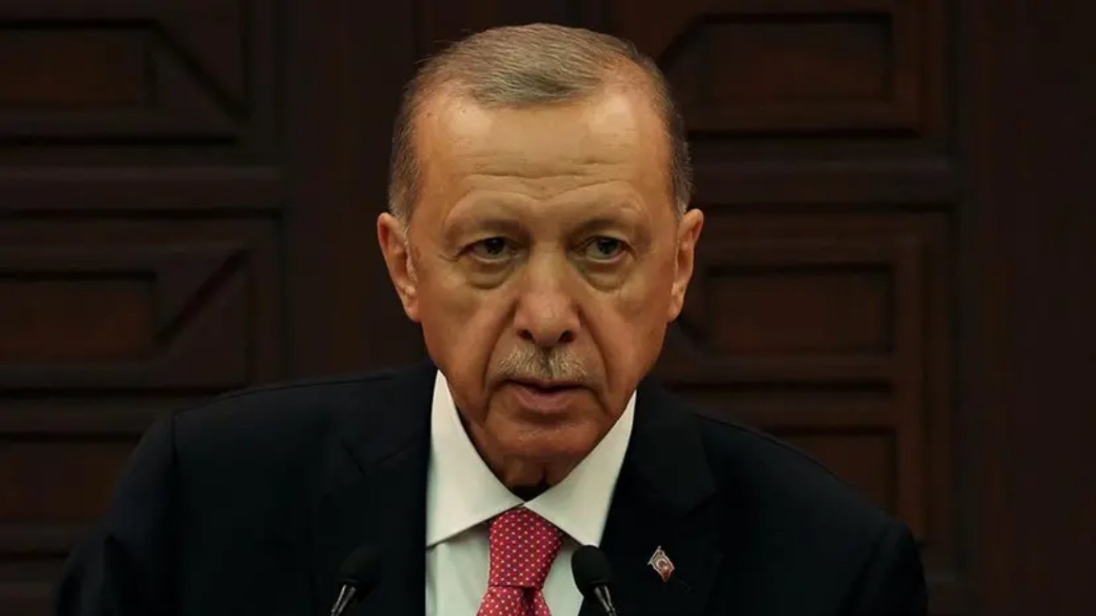 الرئيس التركي رجب طيب أردوغان يلقي خطابًا وهو يكشف النقاب عن الحكومة الجديدة في قصر جانكايا بعد أن أدى اليمين كرئيس في البرلمان في أنقرة في 3 يونيو 2023
