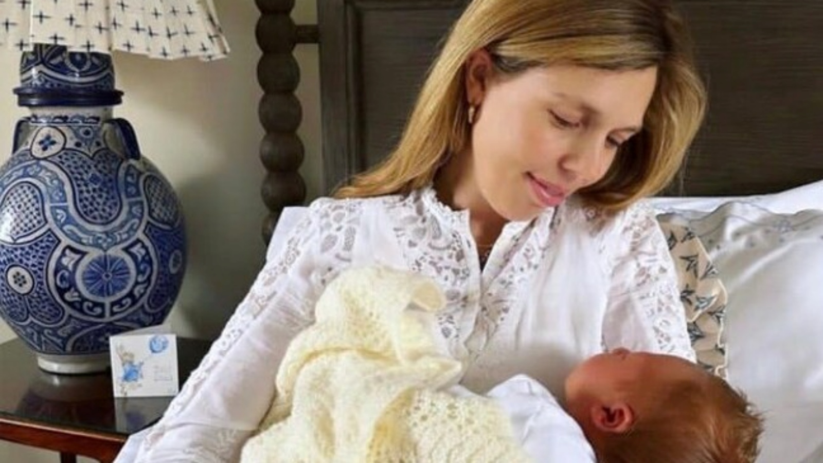 صورة من إنستغرام لكاري جونسون وطفلها الجديد