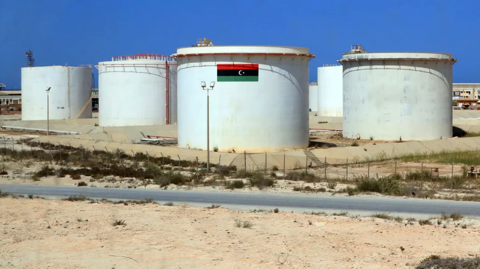 استئناف الإنتاج في حقلين نفطيين في ليبيا