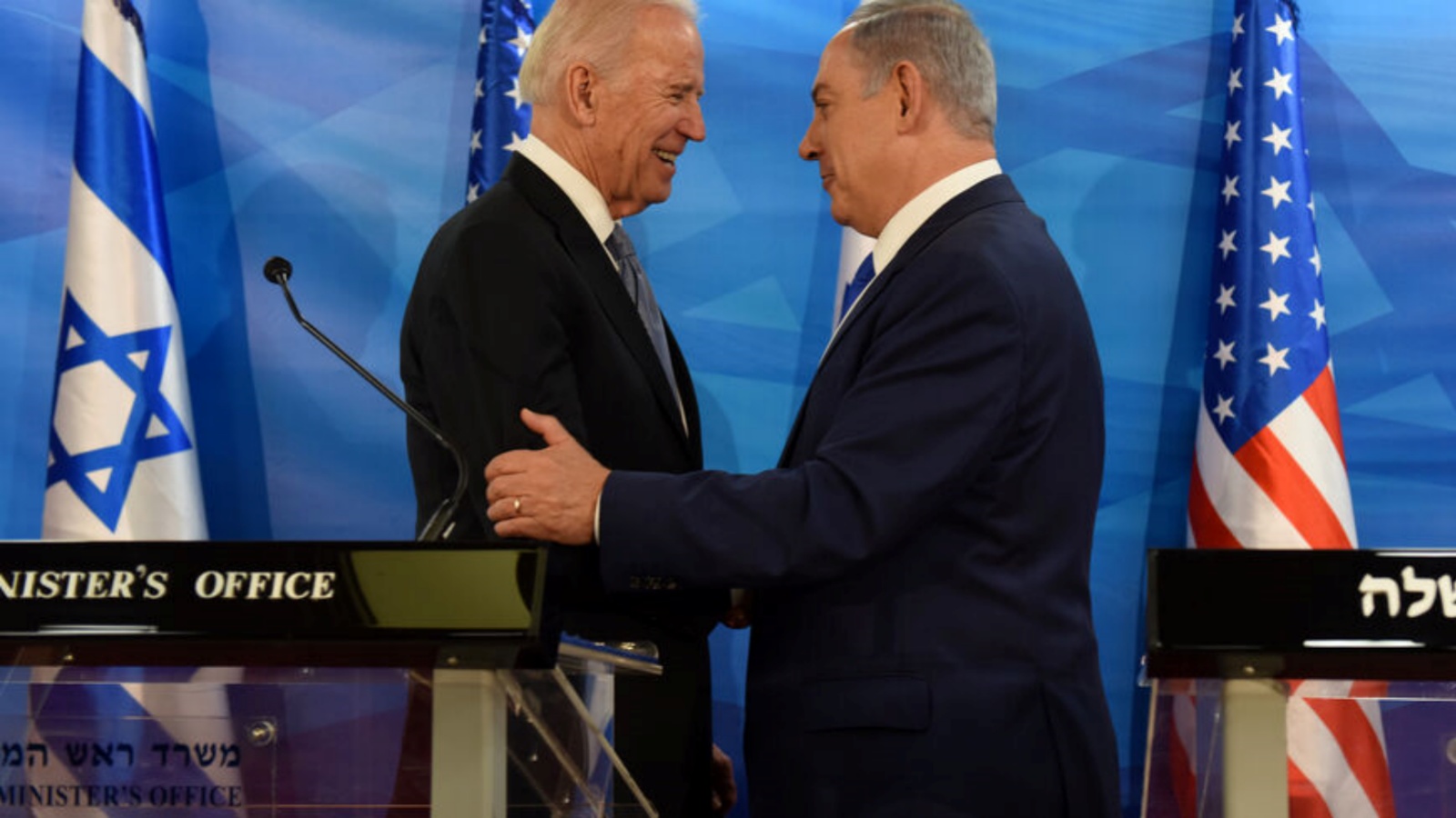 الرئيس الأميركي جو بايدن ورئيس الوزراء الإسرائيلي بنيامين نتنياهو أثناء الإدلاء بتصريحات مشتركة في مكتب رئيس الوزراء في القدس (أرشيفية)