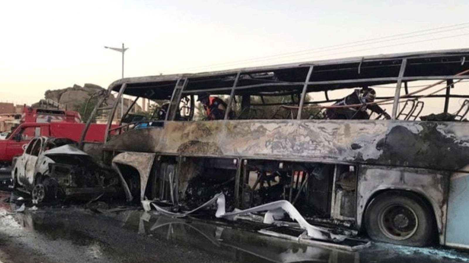 مقتل 34 شخصًا جراء تصادم بين حافلة ركاب وشاحنة صغيرة في الجزائر
