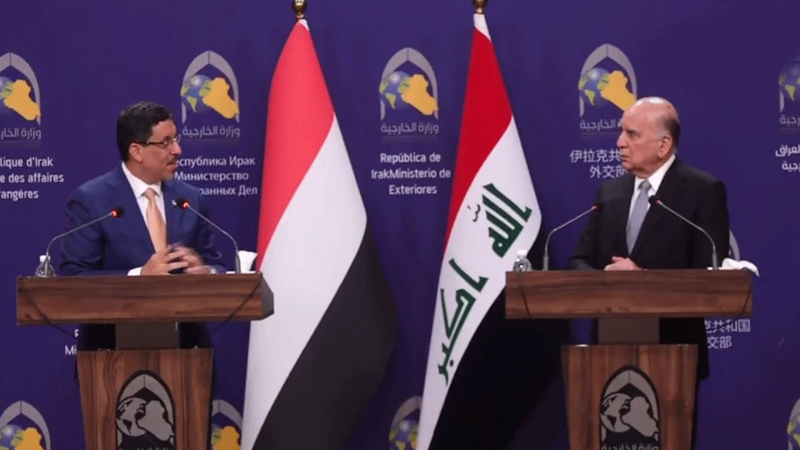 وزيرا خارجية العراق فؤاد حسين واليمن أحمد بن مبارك خلال مؤتمرهما الصحفي في بغداد الاحد 23 تموز\ يوليو 2023 (وكالة رووداو)