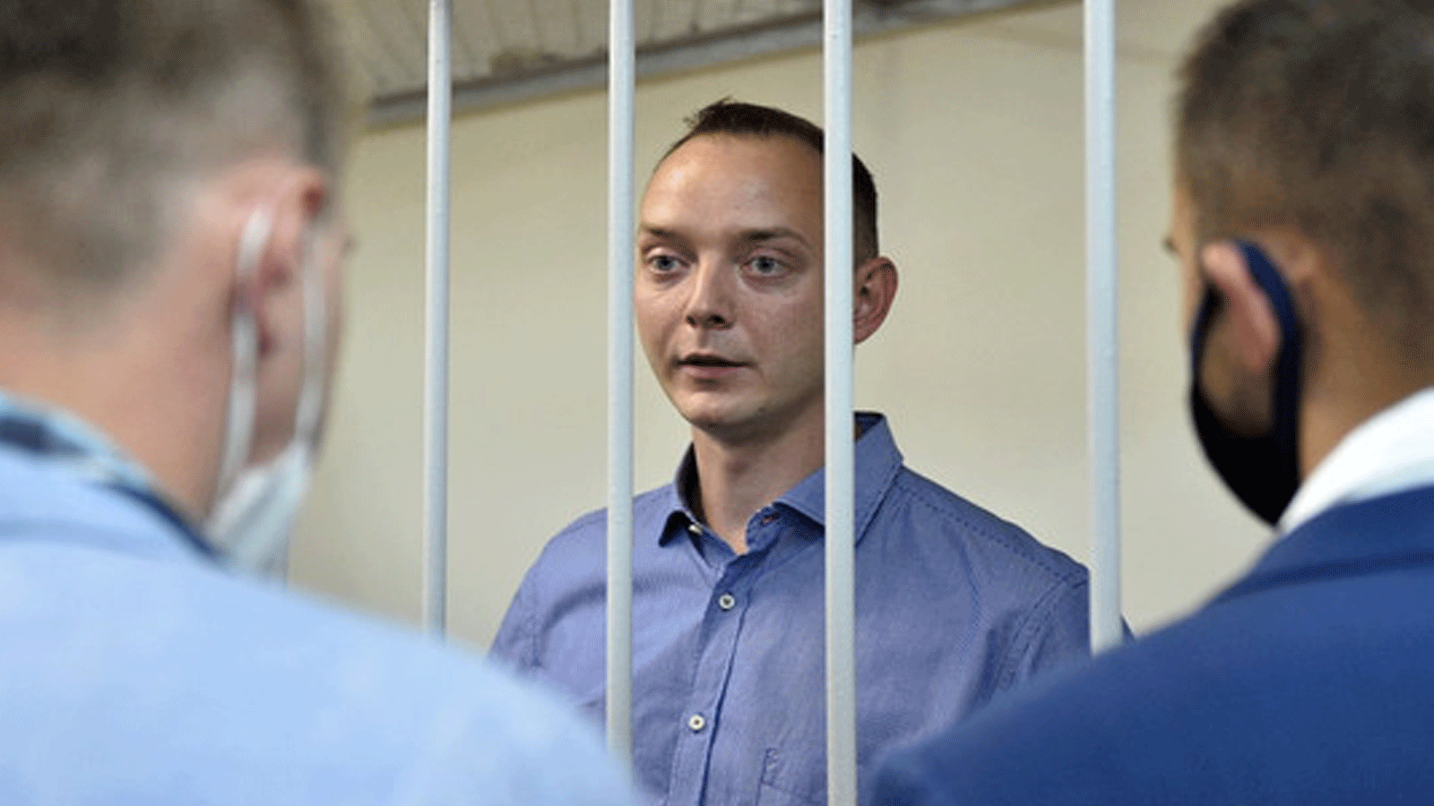 الصحافي الروسي الشهير إيفان سافرونوف داخل الزنزانة