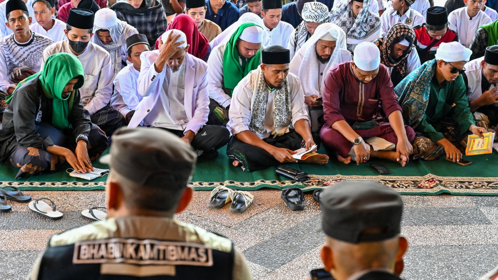مجموعة من المصلين في إندونيسيا (توضيحية)