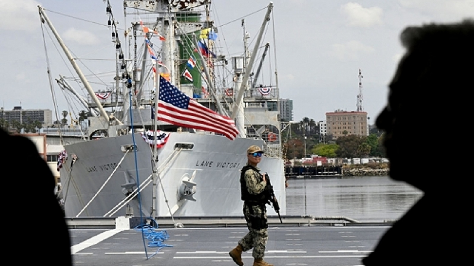 الولايات المتحدة تشتبه بأن اثنين من عناصر البحرية الأميركية تجسسا لصالح الصين