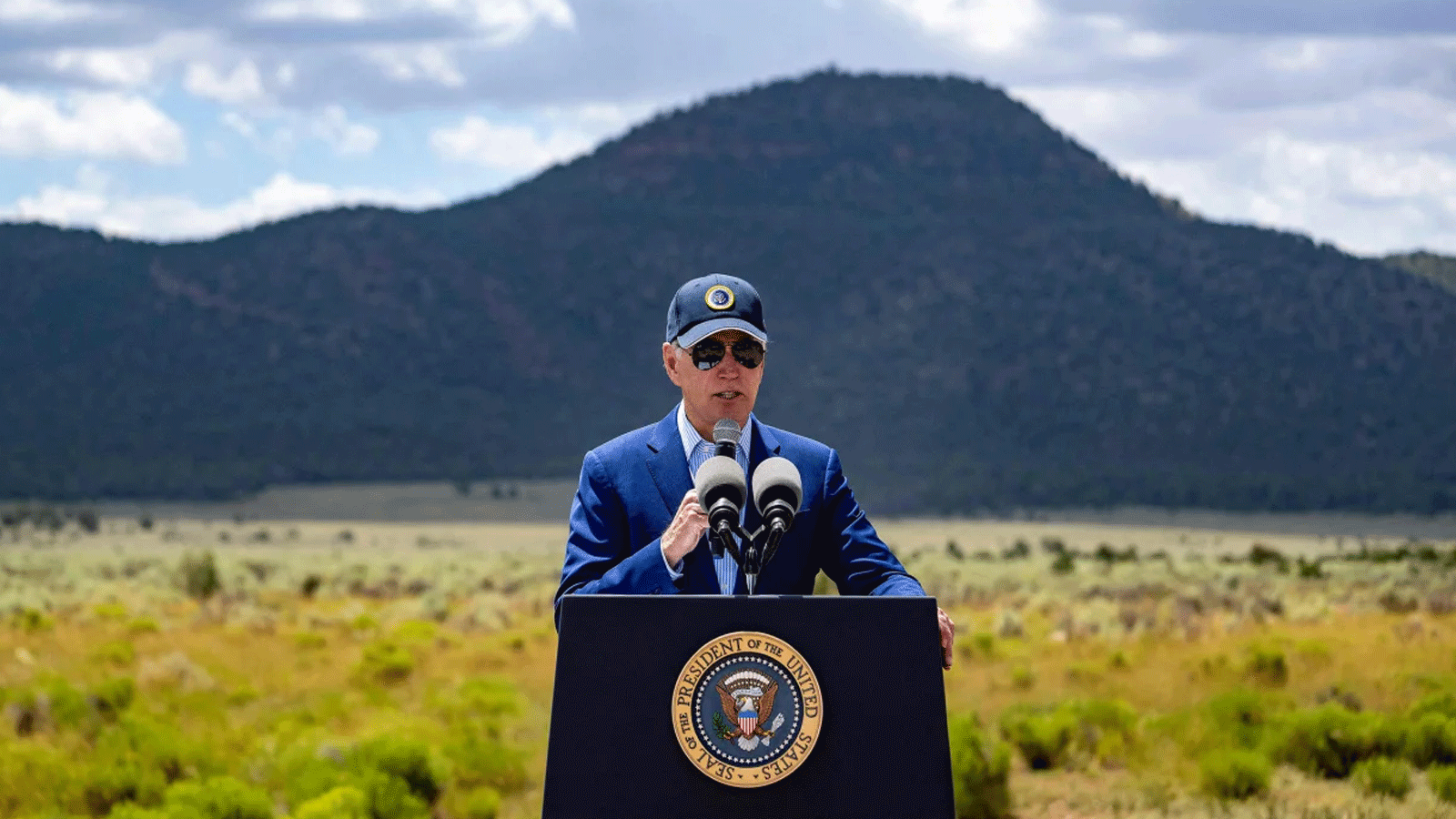 الرئيس الأميركي ينقاش القضايا البيئية والحفاظ على الموارد الطبيعية وحمايتها في ولاية أريزونا. 8 أغسطس\آب 2023