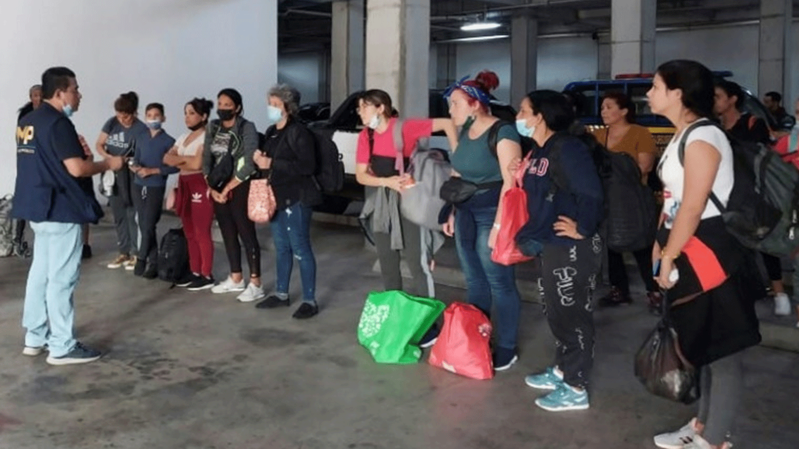 مهاجرون كوبيون في غواتيمالا عام 2022 أثناء سعيهم للسفر إلى الولايات المتحدة