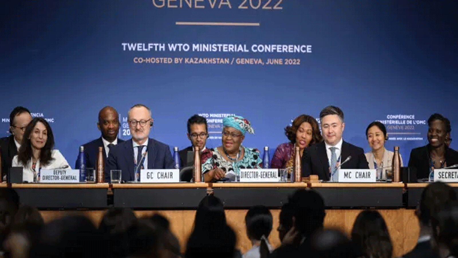 صورة ارشيفية للمديرة العامة لمنظمة التجارة العالمية نغوزي أوكونجو إيويالا تُلقي خطابها في مقر منظمة التجارة العالمية في جنيف في 17 تموز\يونيو 2022