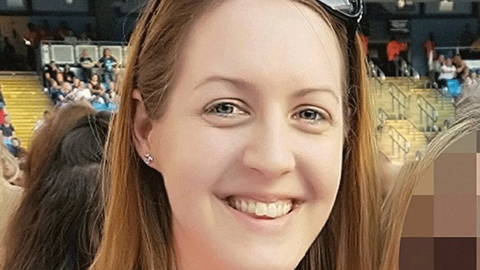 صورة للممرضة القاتلة لوسي ليتبي من حسابها على تويتر