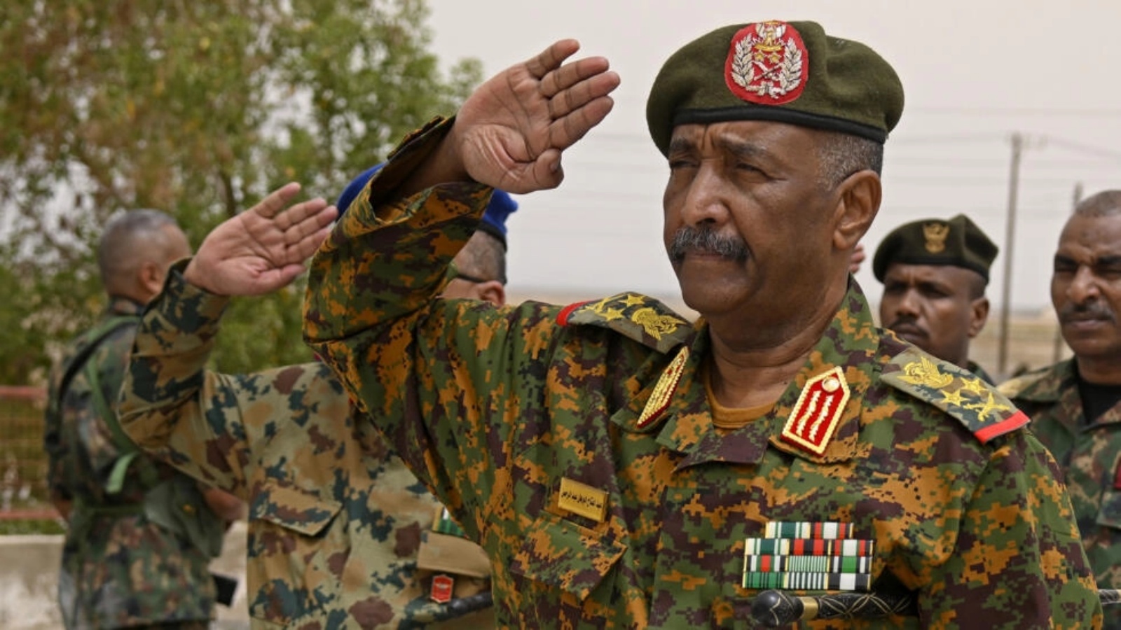 قائد الجيش السوداني عبد الفتاح البرهان يزور قاعدة فلامنغو البحرية في بورتسودان في 28 أغسطس 2023