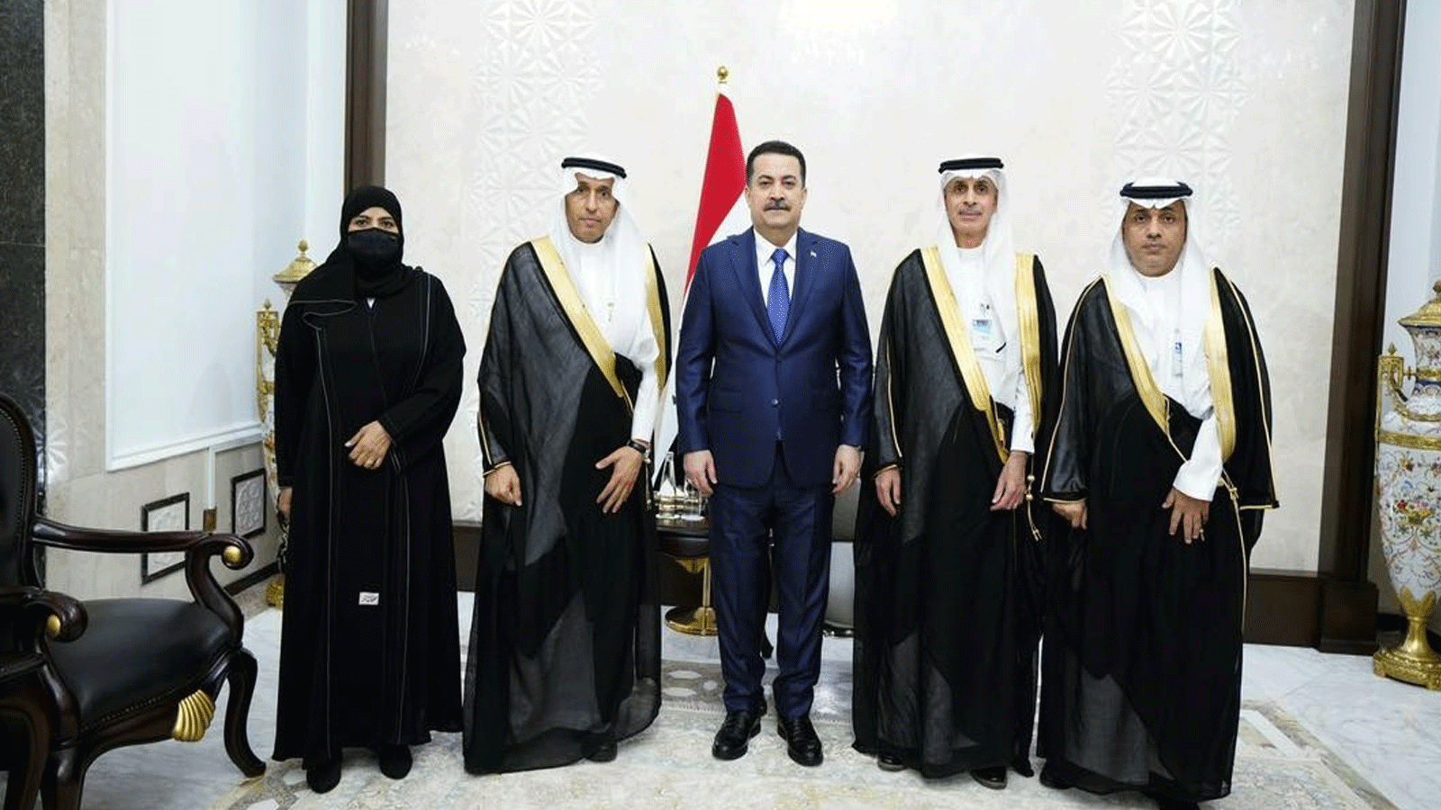 السوداني ملتقيًا في بغداد الاحد 10 سبتمبر\ايلول 2023 اعضاء لجنة الصداقة السعودية العراقية في مجلس الشورى السعودي (مكتبه)