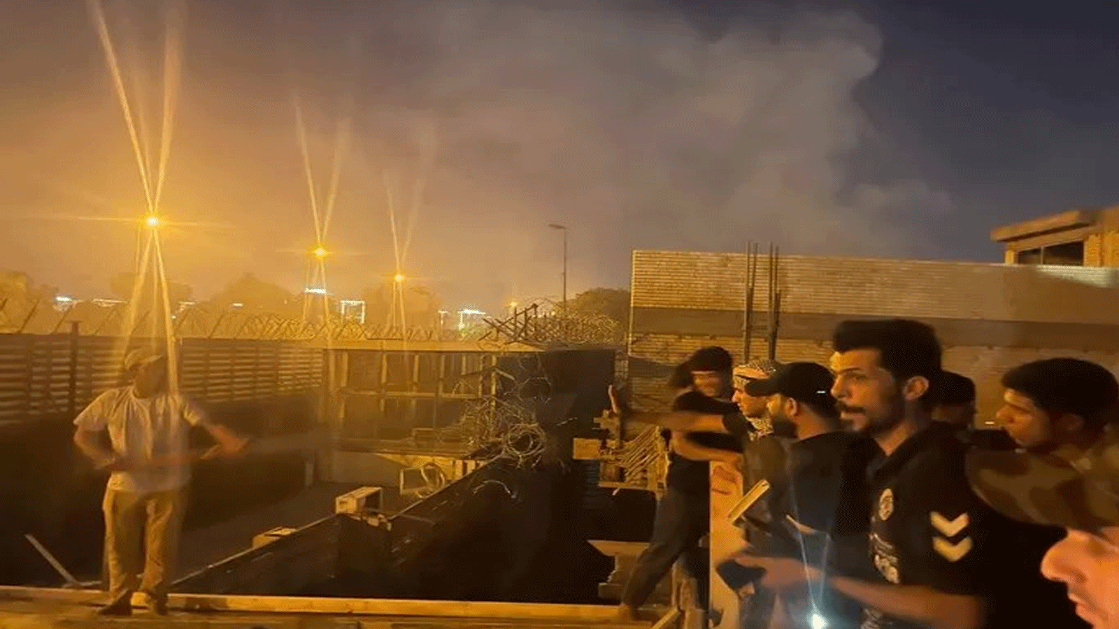 شباب يقتحمون السفارة السويدية في العراق. 20 تموز\يوليو 2023