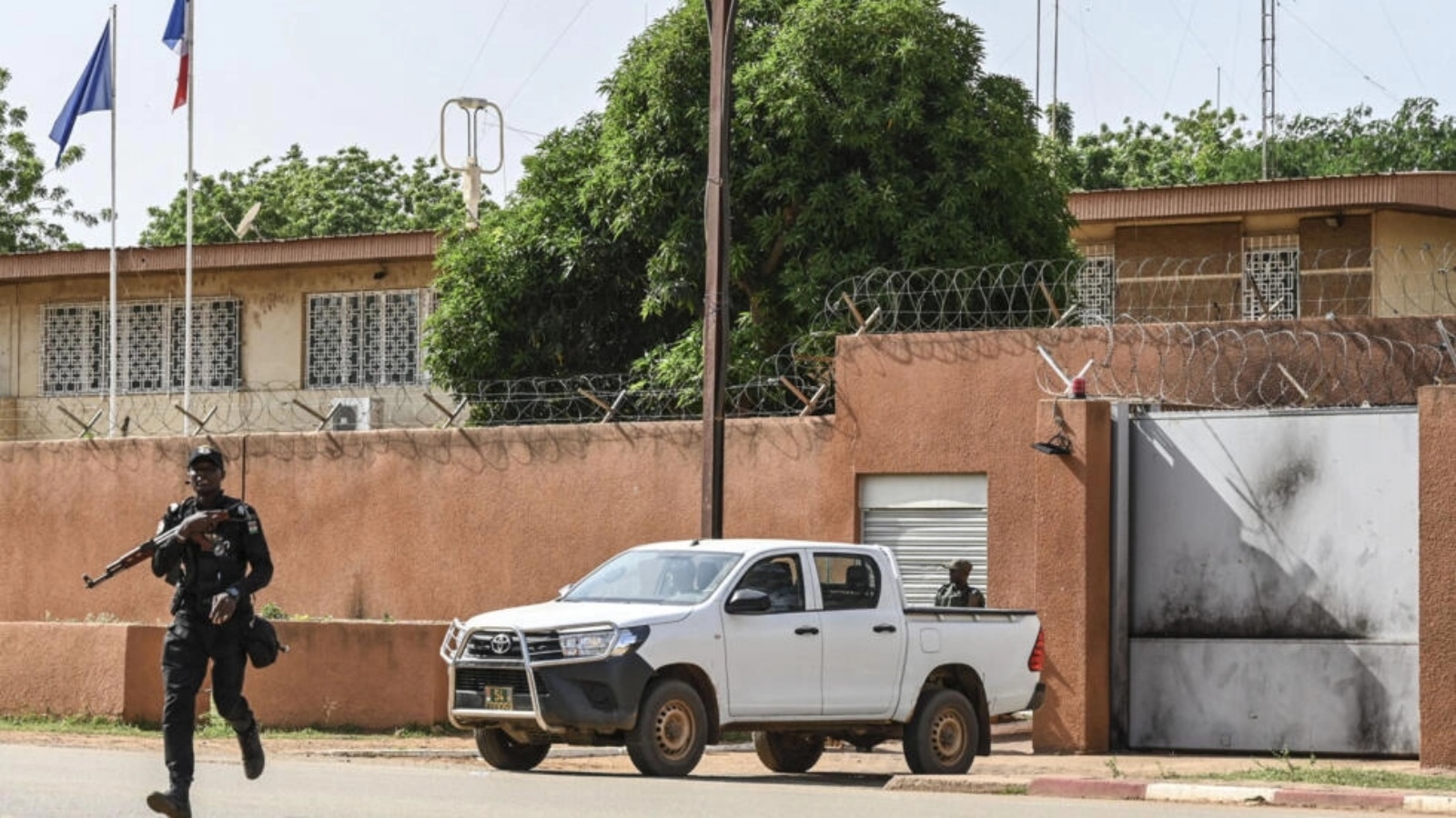 السفارة الفرنسية في نيامي عاصمة النيجر، 28 أغسطس 2023