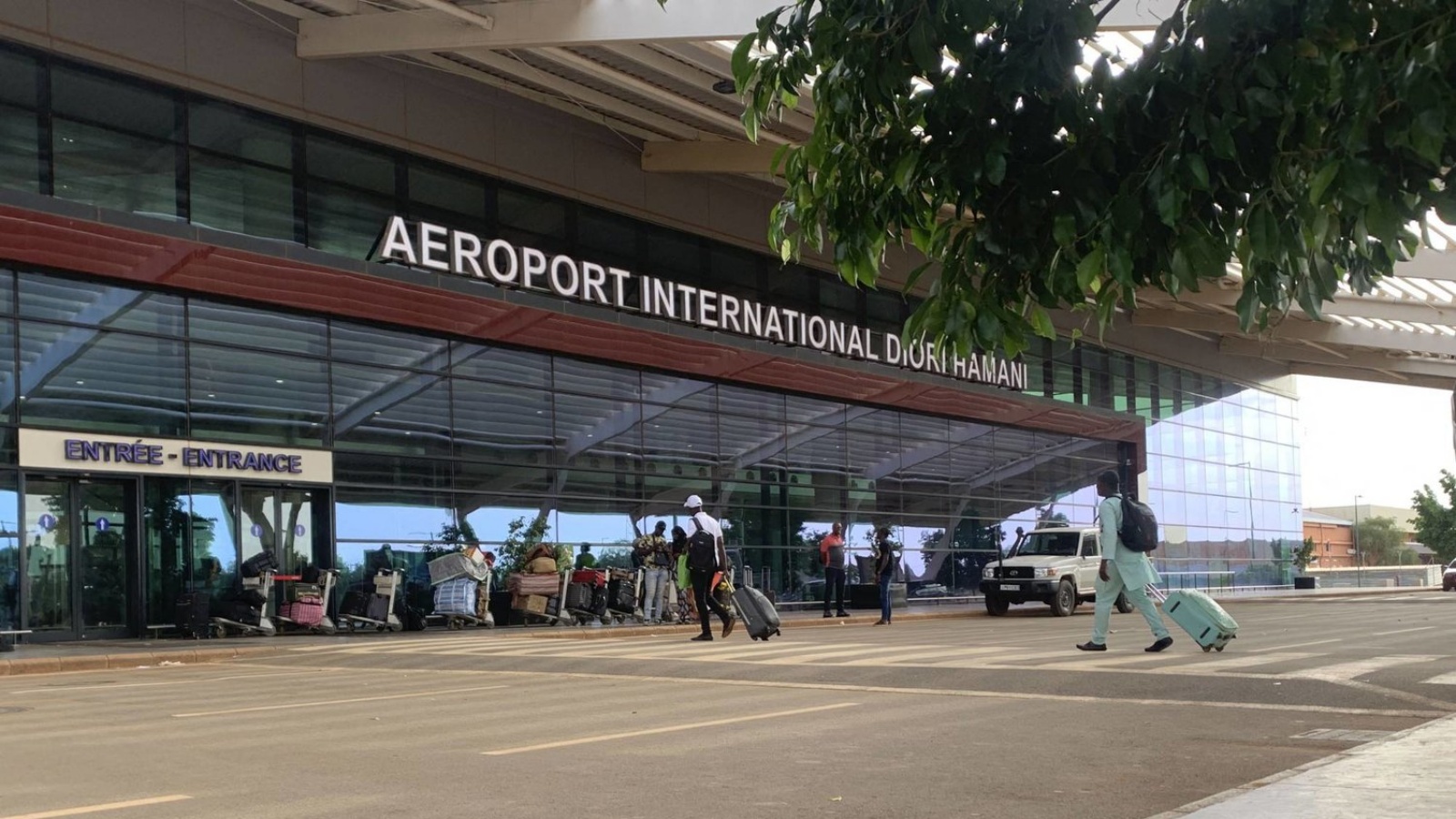 مطار ديوري حماني الدولي في نيامي بالنيجر