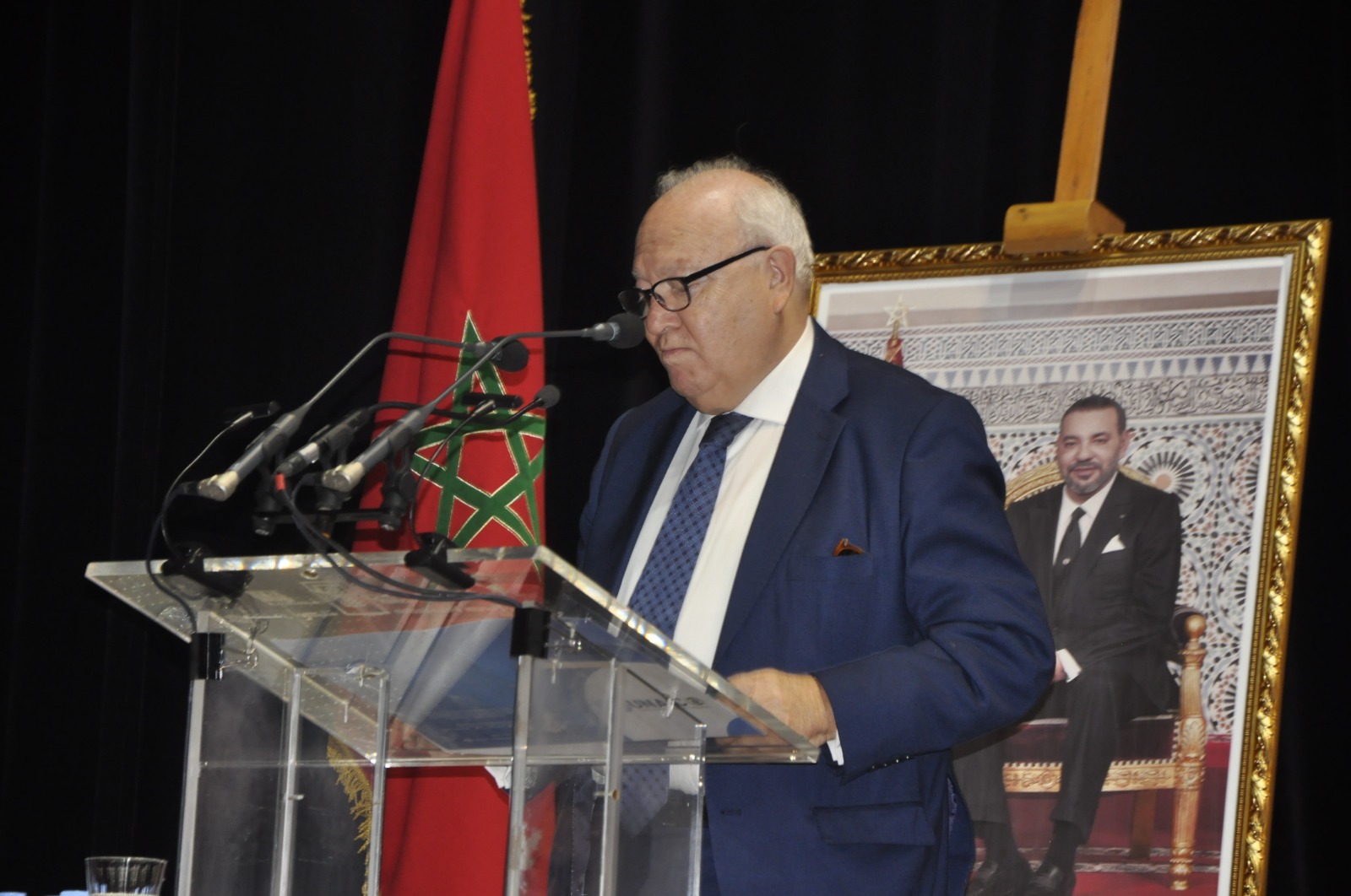 ميغيل انخل موراتينوس يتحدث في منتدى أصيلة(تصوير :رضا التدلاوي )