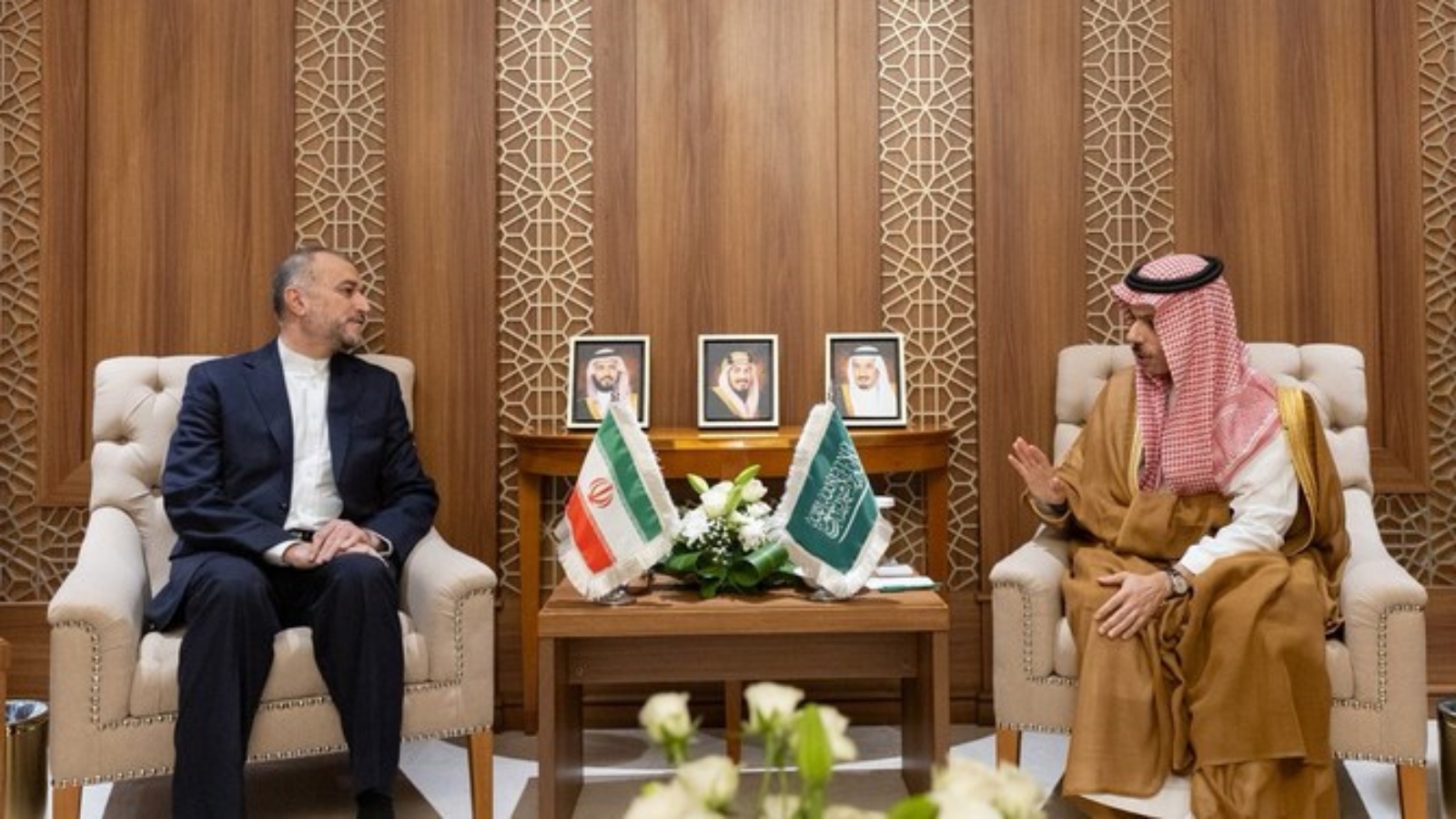 وزير الخارجية السعودي الأمير فيصل بن فرحان، يبحث مع حسين أميرعبداللهيان في جدة، التصعيد العسكري الحالي في غزة. الأربعاء 18 أكتوبر 2023