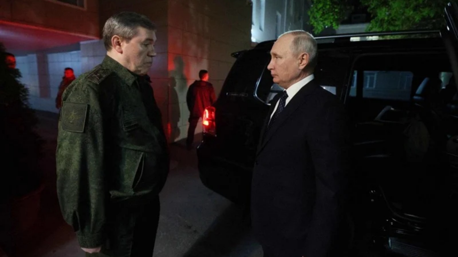 الرئيس الروسي فلاديمير بوتين في المقرّ العام لقيادة عمليات الجيش الروسي في أوكرانيا 