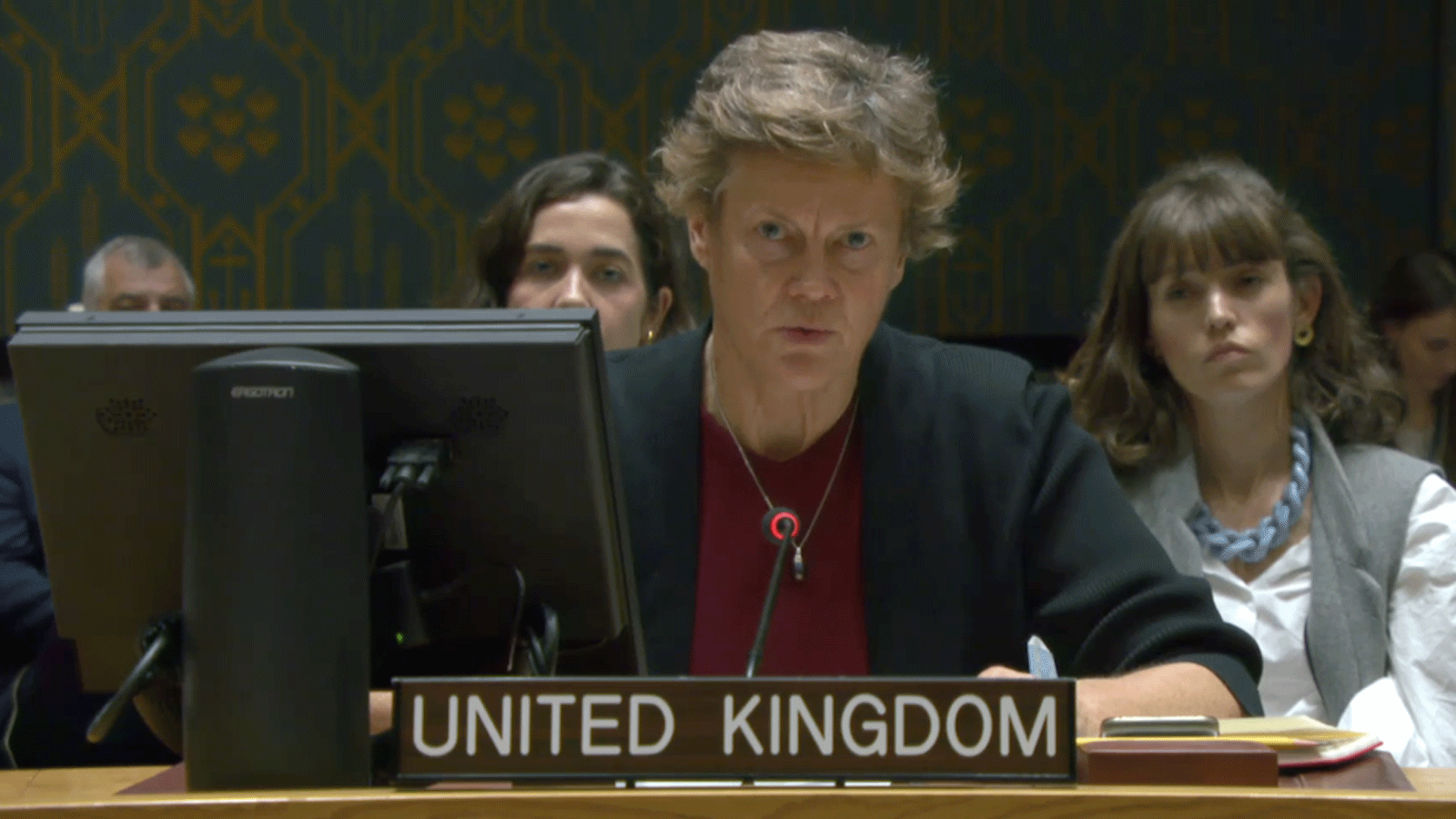 السفيرة البريطانية باربرا وودوارد تلقي بيانها في مجلس الأمن يوم الإثنين