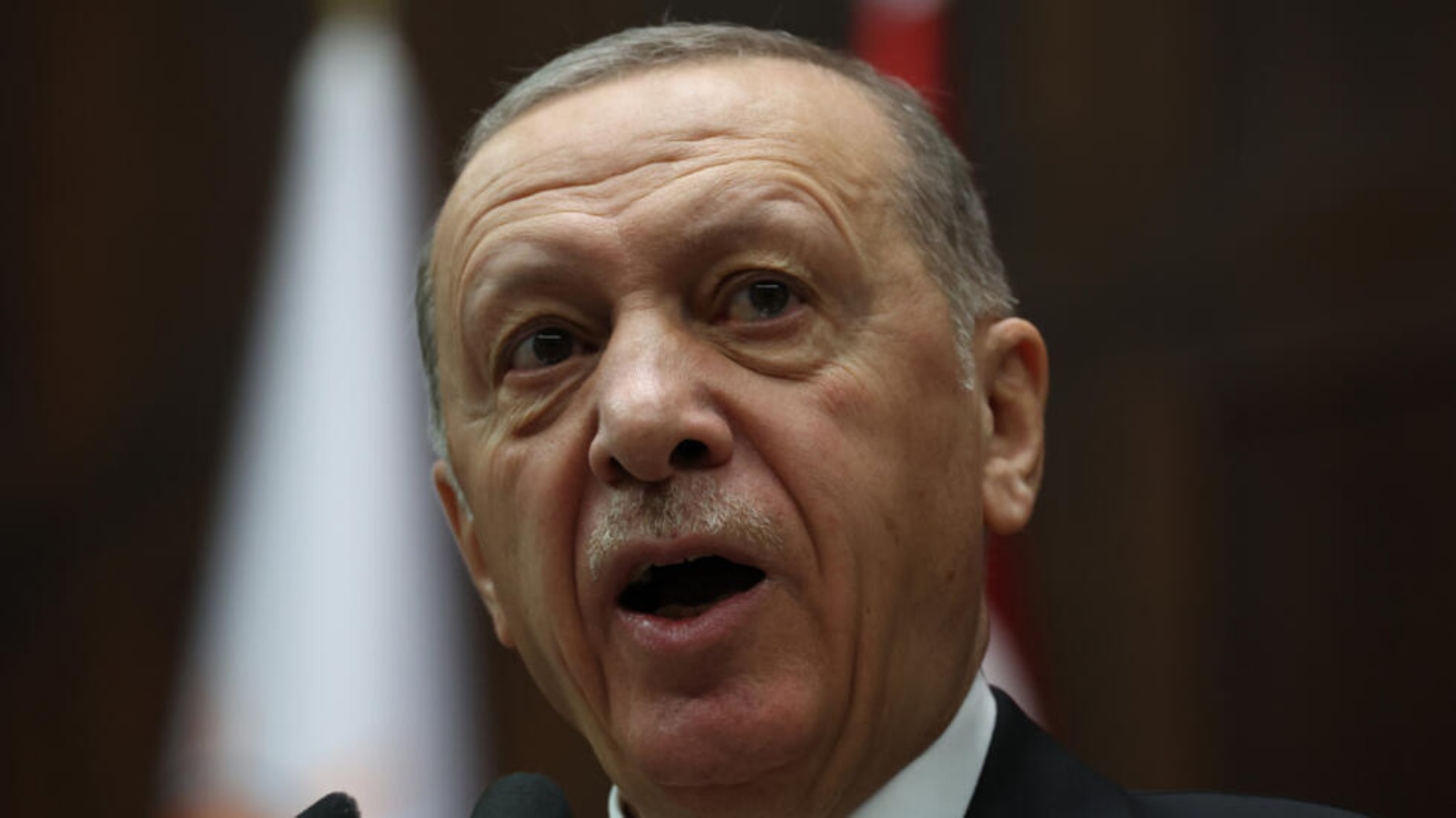 الرئيس التركي رجب طيب إردوغان خلال اجتماع لحزب العدالة والتنمية الذي يرأسه في الجمعية الوطنية الكبرى في أنقرة في 11 أكتوبر 2023 