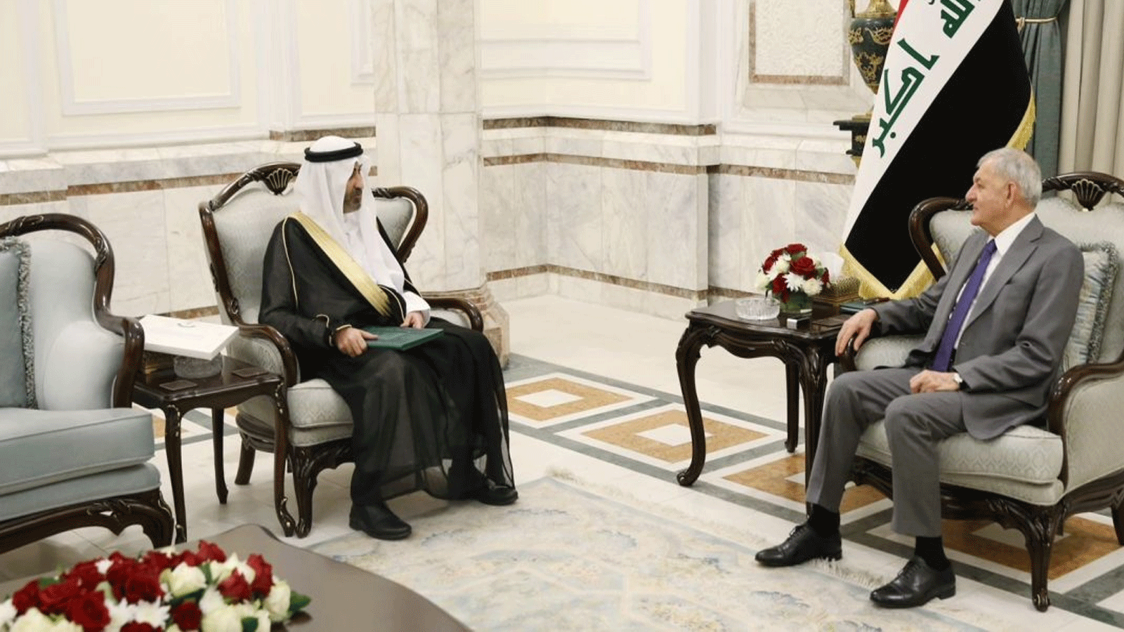 رئيس الجمهورية عبد اللطيف جمال رشيد مستقبلاً في قصر بغداد، نائب سفير المملكة العربية السعودية لدى العراق سعيد القحطاني