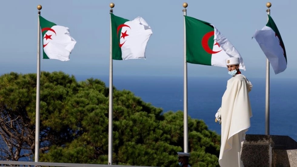 الأعلام الجزائرية في الجزائر العاصمة في 25 آب/أغسطس 2022