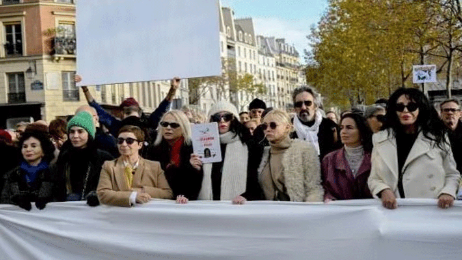 مسيرة سلام صامتة للاوساط الثقافية في باريس