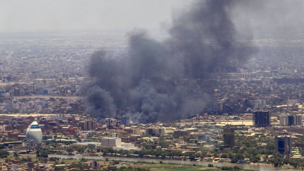 دخان المعارك في العاصمة السودانية الخرطوم