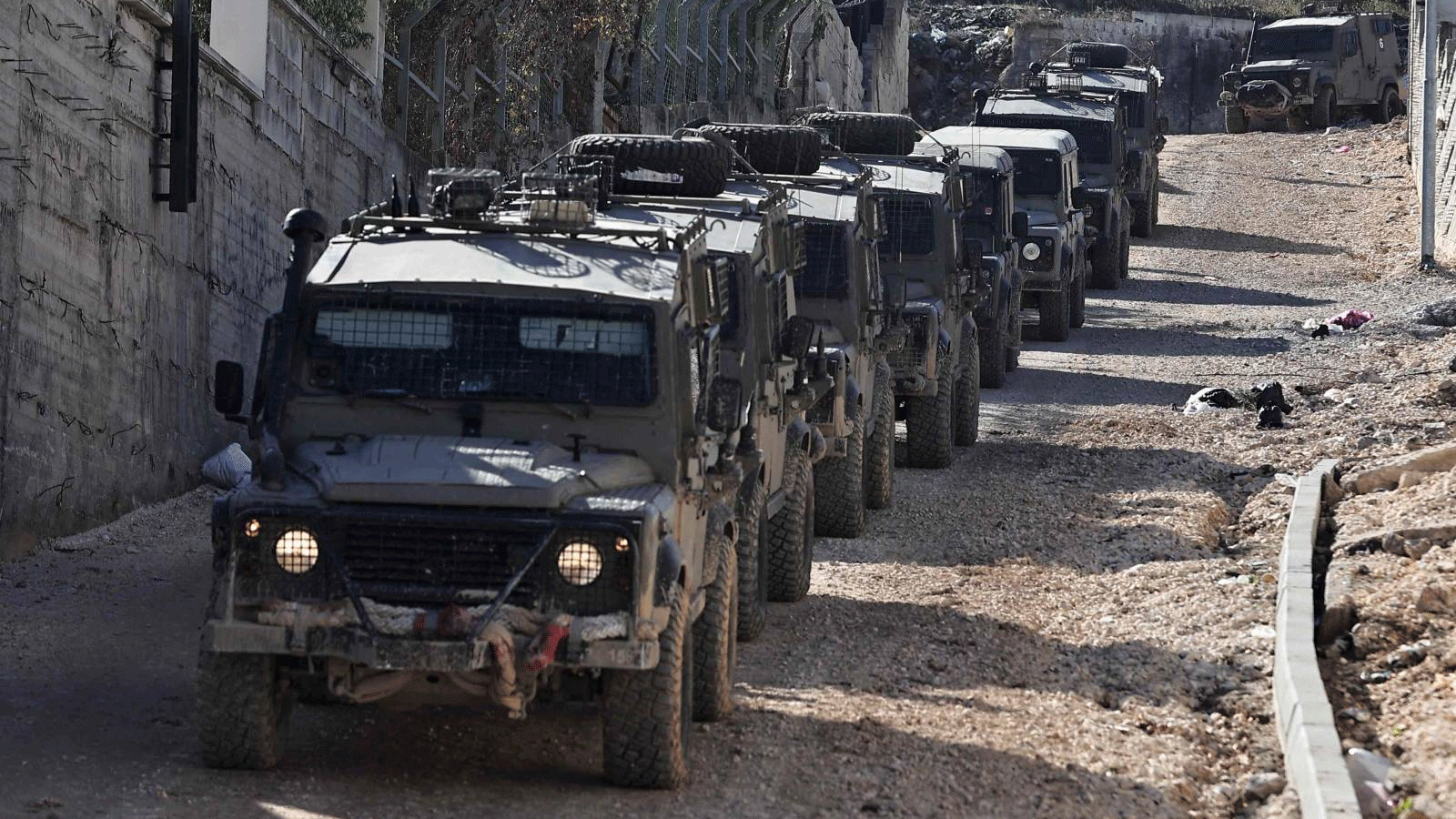 آليات إسرائيلية خلال العملية في مخيم جنين