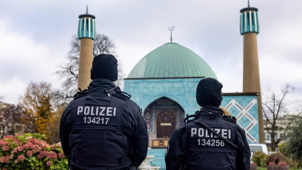 نفذت الشرطة الألمانية عمليات دهم بحثًا عن ناشطين لحماس في أنحاء ألمانيا، منذ 7 أكتوبر 2023