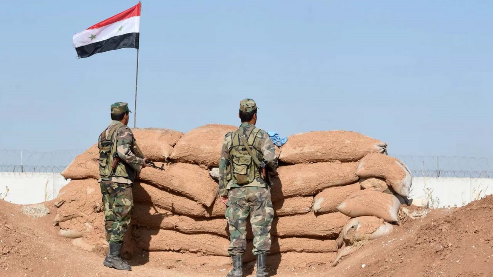 قوات النظام السوري تسيطر على موقع في مدينة كوباني الريفية، المعروفة أيضاً باسم عين العرب، على طول الحدود مع تركيا.