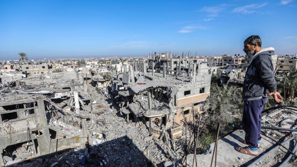 Getty Images | الهجمات الإسرائيلية الشرسة دمرت أحياء كاملة في قطاغ غزة.