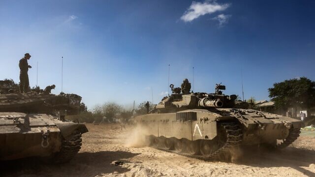 دبابات إسرائيلية تتوغل في قطاع غزة، في 4 نوفمبر 2023