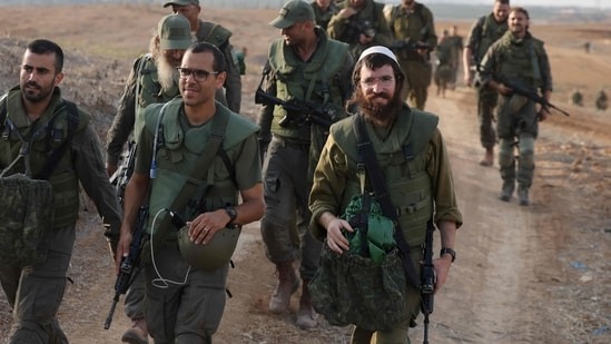 جنود إسرائيليون في غلاف غزة