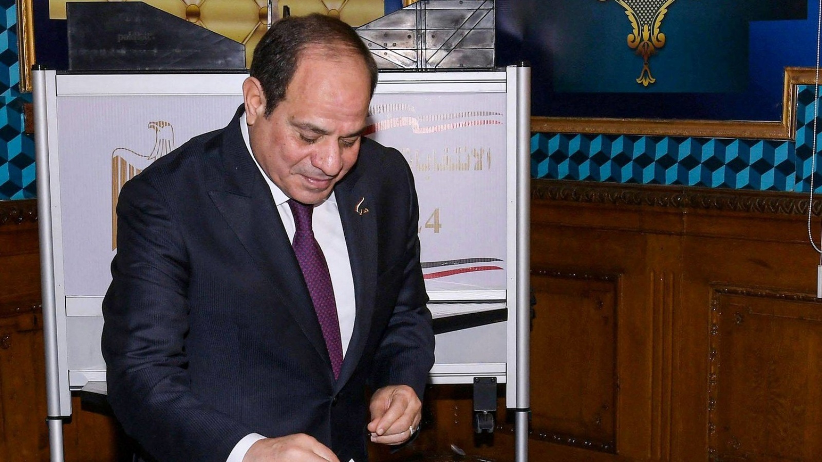 السيسي يدلي بصوته في الانتخابات بمدرسة الشهيد يسري أبو عميرة في مصر الجديدة