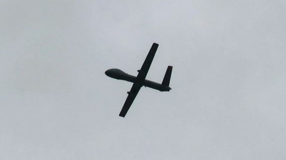 طائرة إسرائيلية بدون طيار تحلق في سماء مدينة رفح