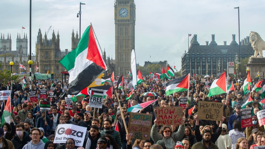 واحدة من التظاهرات المؤيدة للفلسطينيين في قلب لندن 