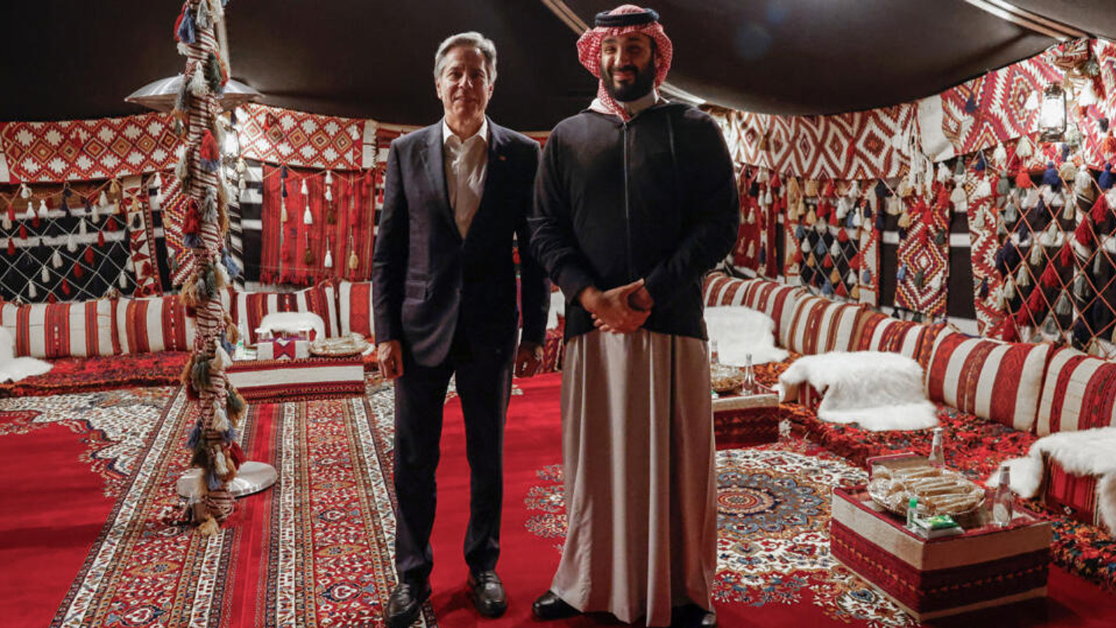 ولي العهد السعودي الأمير محمد بن سلمان يستقبل وزير الخارجية الأميركي أنتوني بلينكن في العلا شمال غرب المملكة العربية السعودية في 8 يناير(كانون الأول) 