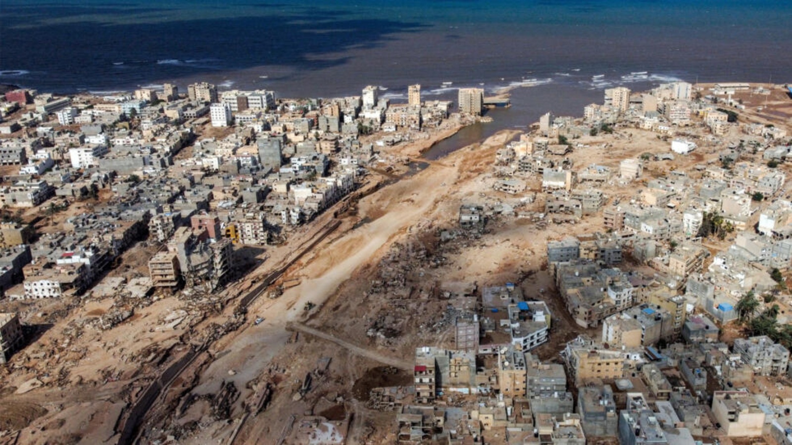 صورة جوية لمدينة درنة التي دمّرتها السيول، في 18 سبتمبر 2023 في ليبيا
