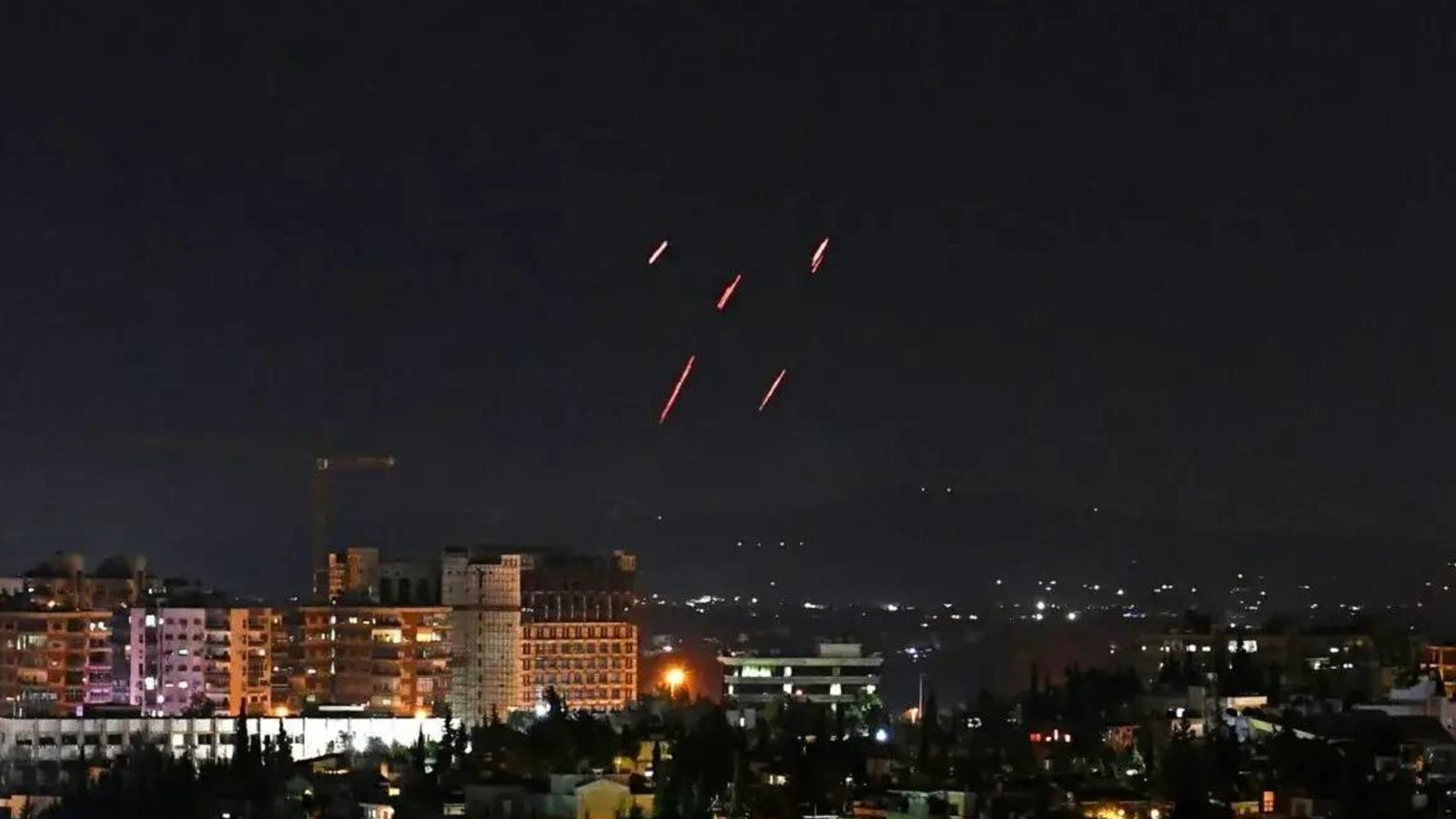 صورة أرشيفية تُظهر لقطة من القصف الاسرائيلي الليلي على مواقع في سوريا