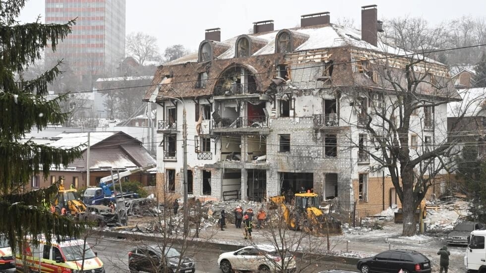 فندق مدمر بعد هجوم صاروخي روسي في خاركيف، في 11 كانون الثاني/يناير 2024
