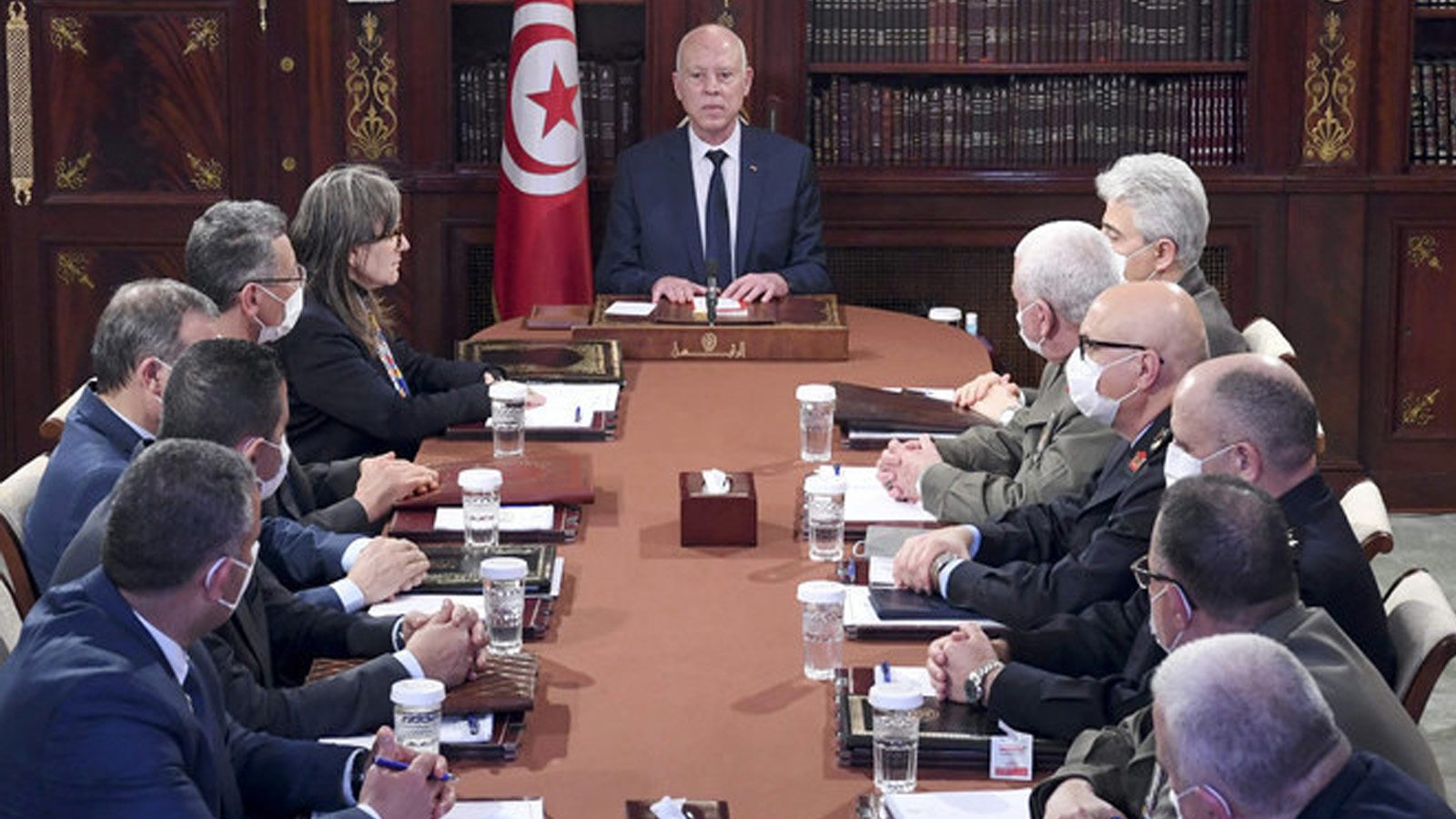 الرئيس التونسي قيس سعيد خلال جلسة حكومية